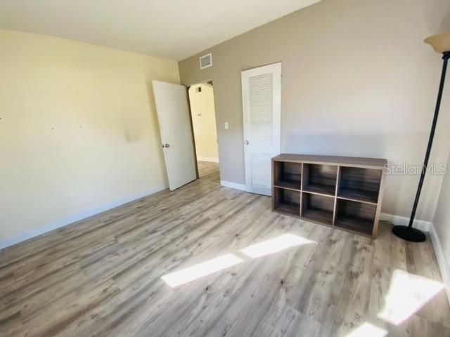 For Sale: $319,000 (2 beds, 1 baths, 858 Square Feet)