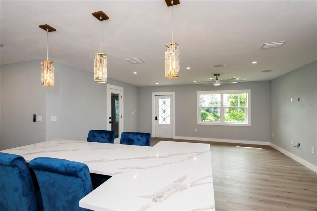 open floorpan with decorator lighting