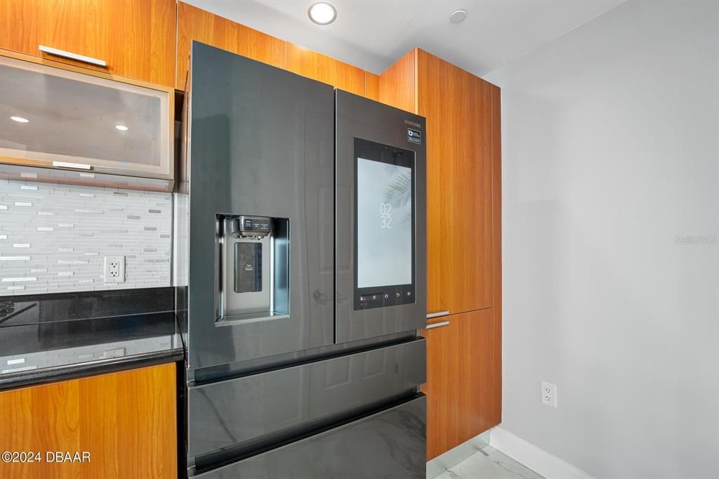 For Sale: $359,000 (2 beds, 2 baths, 1660 Square Feet)