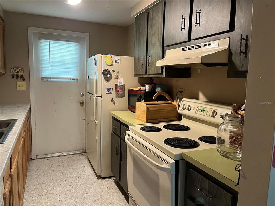 Vendido Recientemente: $169,900 (2 camas, 2 baños, 914 Pies cuadrados)