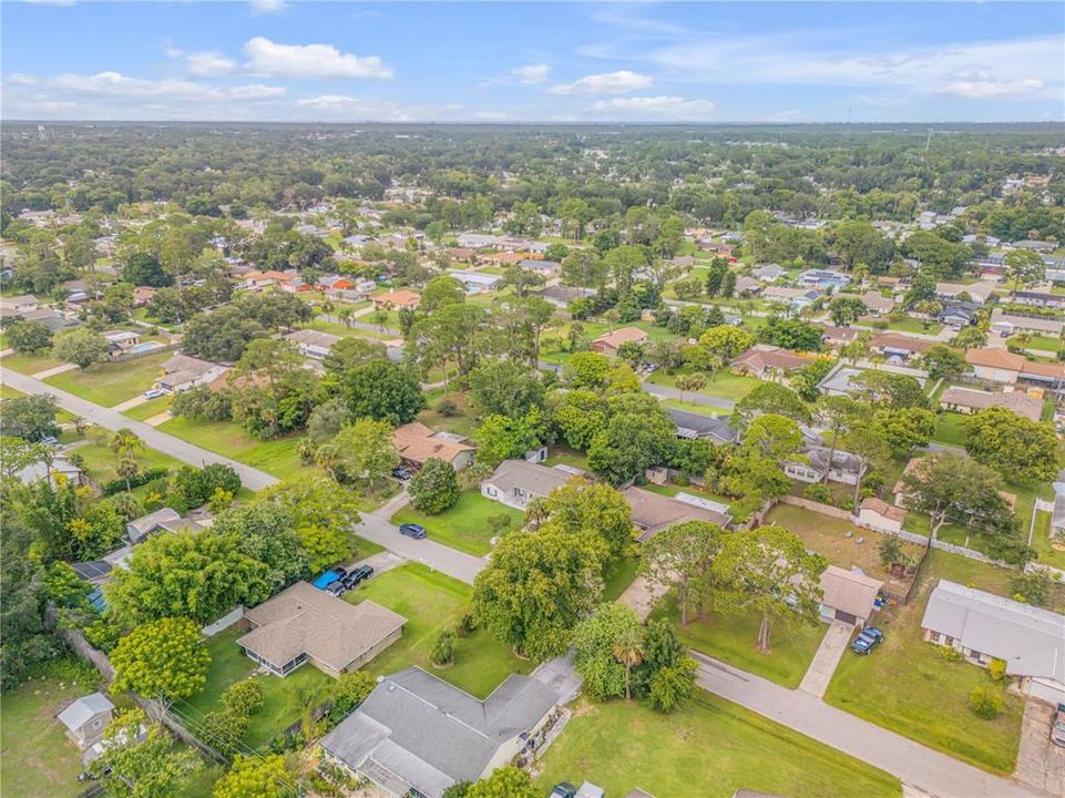 Active With Contract: $299,000 (2 beds, 2 baths, 1239 Square Feet)