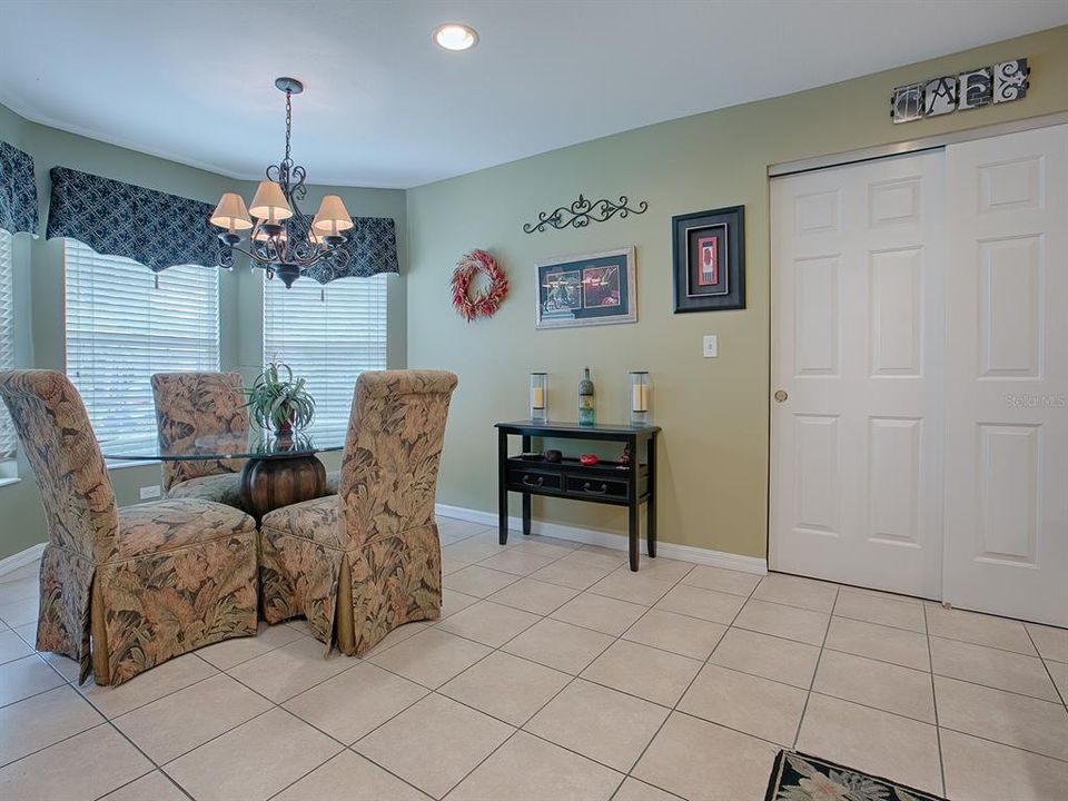 Kitchen Dining Area