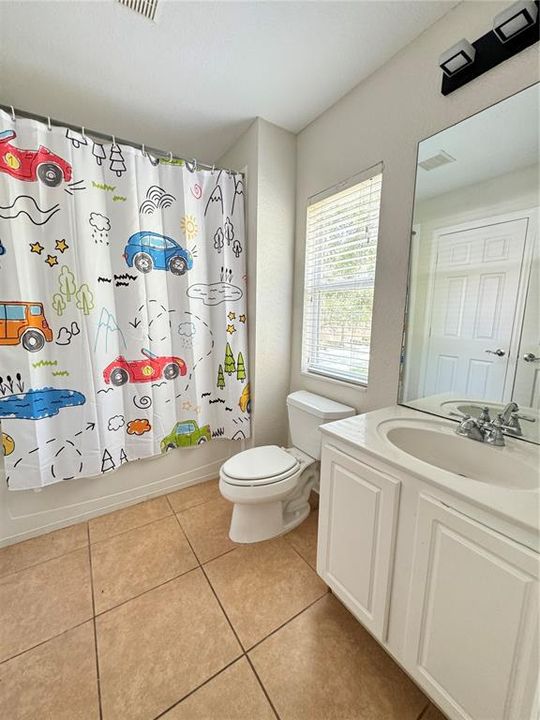 Active With Contract: $2,600 (3 beds, 2 baths, 1668 Square Feet)