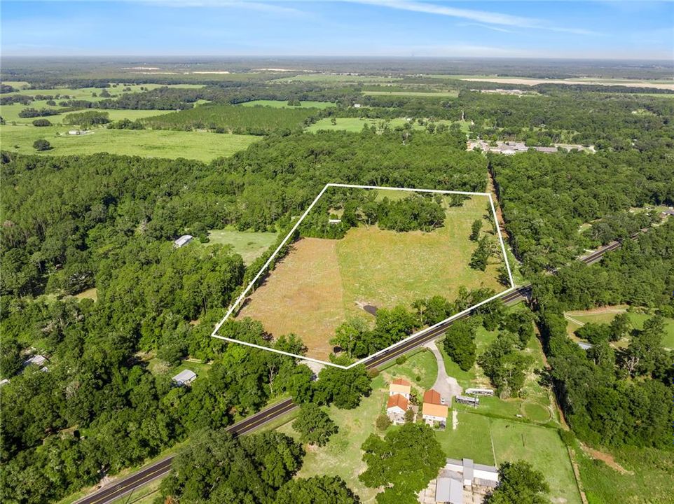 На продажу: $399,000 (18.18 acres)