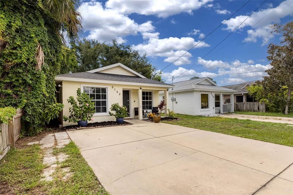 Active With Contract: $229,000 (3 beds, 2 baths, 1098 Square Feet)