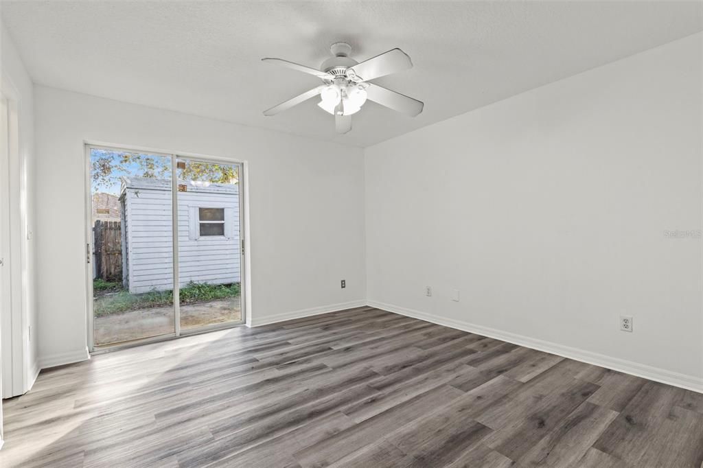 Active With Contract: $229,000 (3 beds, 2 baths, 1098 Square Feet)