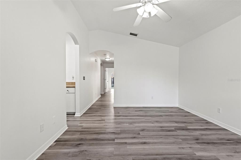 Active With Contract: $229,000 (3 beds, 2 baths, 1098 Square Feet)