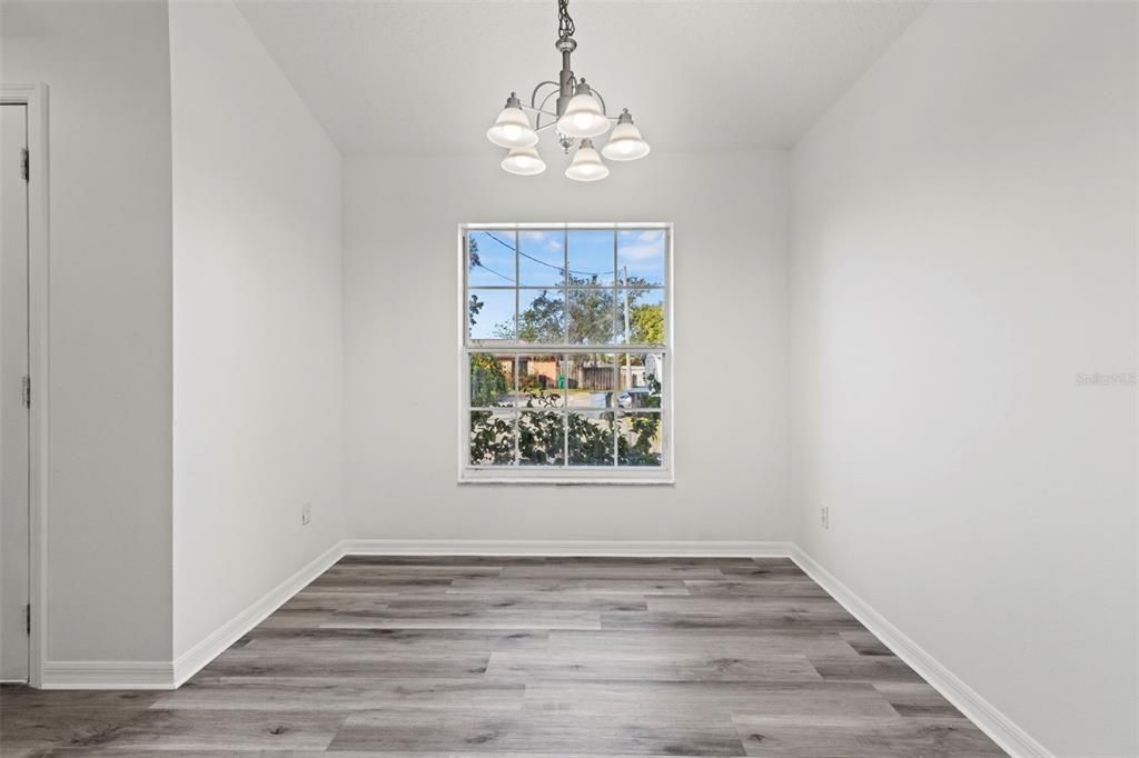 Active With Contract: $229,000 (3 beds, 2 baths, 1098 Square Feet)