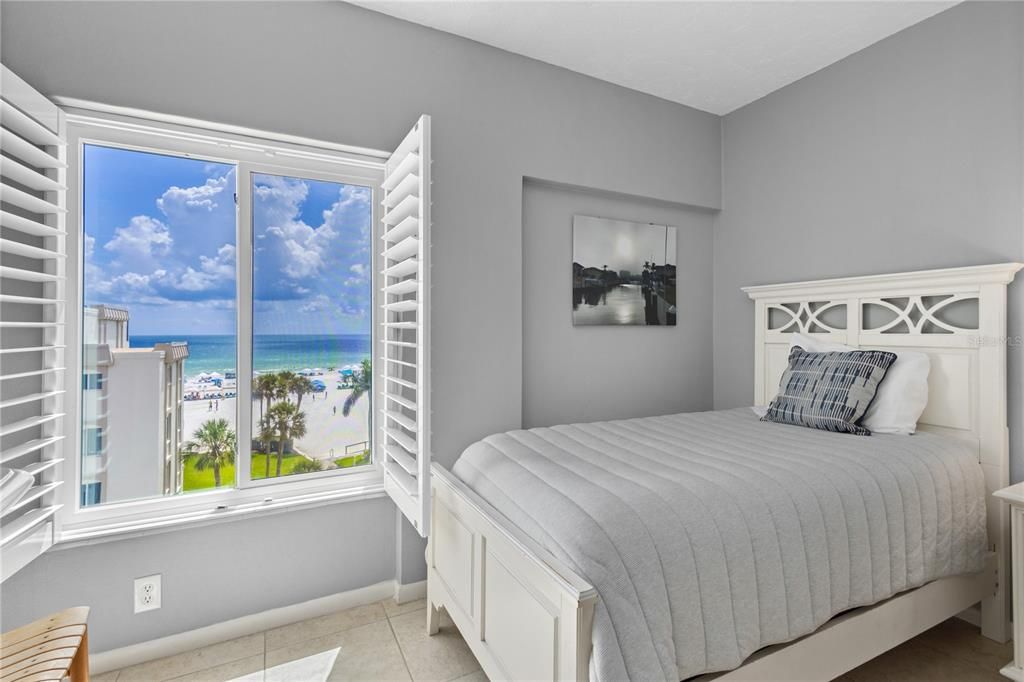 Active With Contract: $1,550,000 (2 beds, 2 baths, 1376 Square Feet)