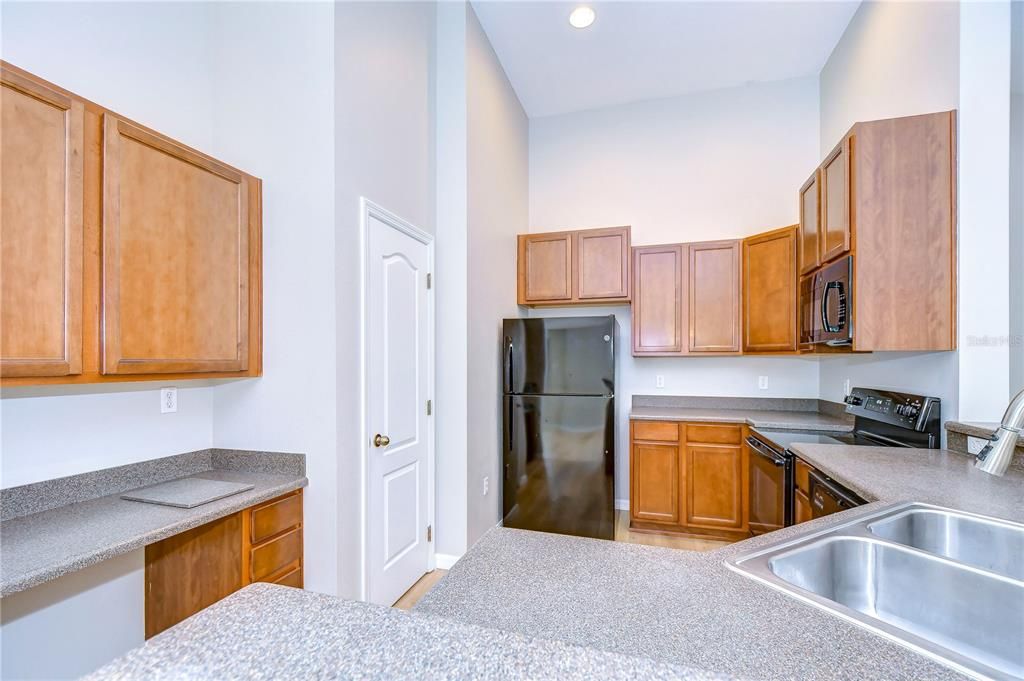 Spacious Kitchen, perfect for meal prepping!