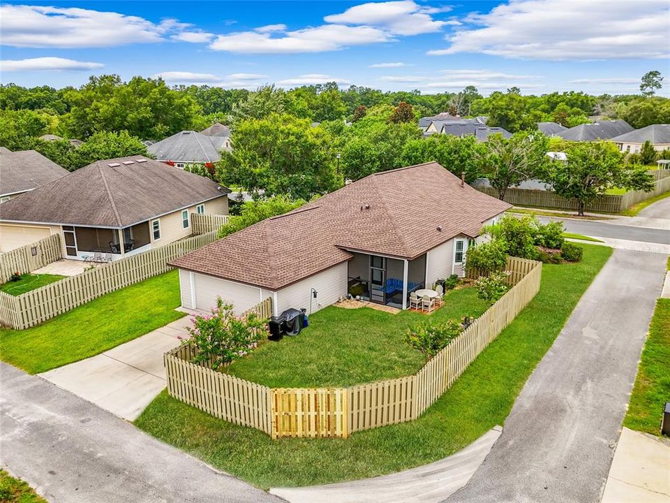 Active With Contract: $395,000 (3 beds, 2 baths, 1600 Square Feet)