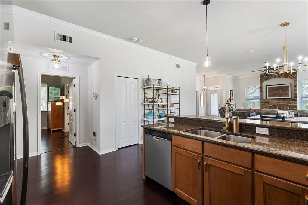 Active With Contract: $395,000 (3 beds, 2 baths, 1600 Square Feet)