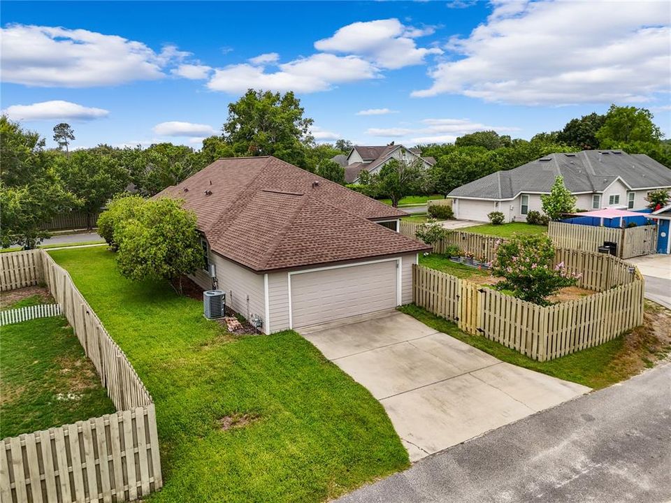 Active With Contract: $395,000 (3 beds, 2 baths, 1600 Square Feet)