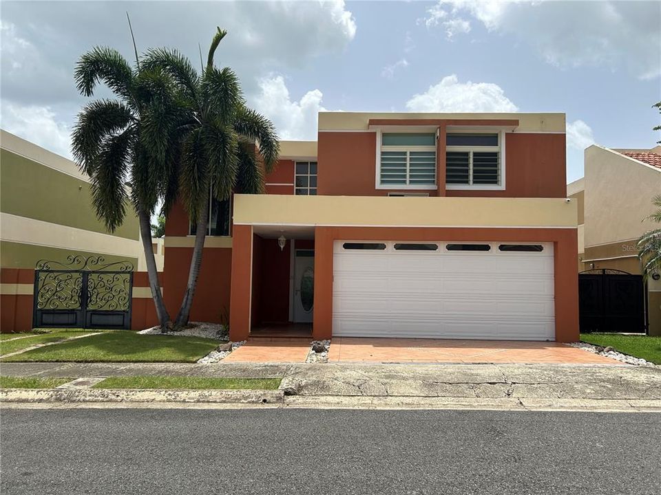 Recently Sold: $399,000 (4 beds, 2 baths, 2039 Square Feet)