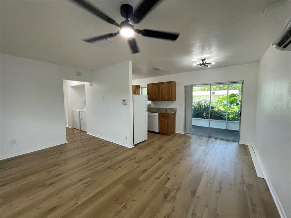 For Rent: $1,650 (3 beds, 1 baths, 924 Square Feet)