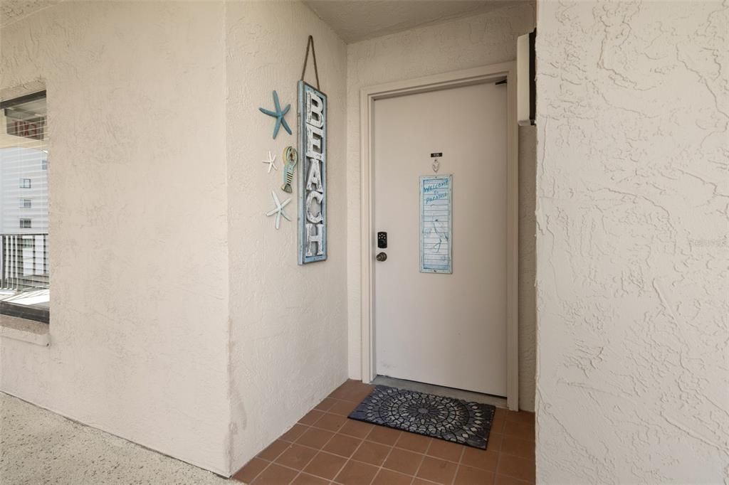 For Sale: $290,000 (2 beds, 2 baths, 1025 Square Feet)