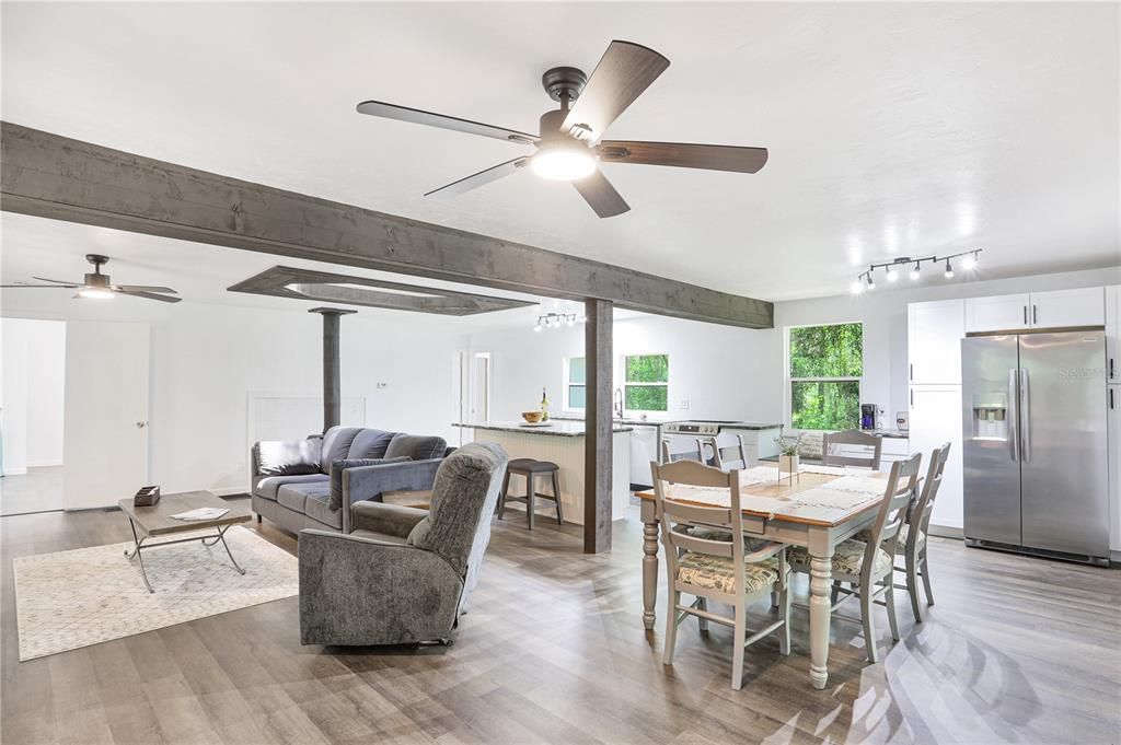 Active With Contract: $492,500 (2 beds, 2 baths, 1501 Square Feet)