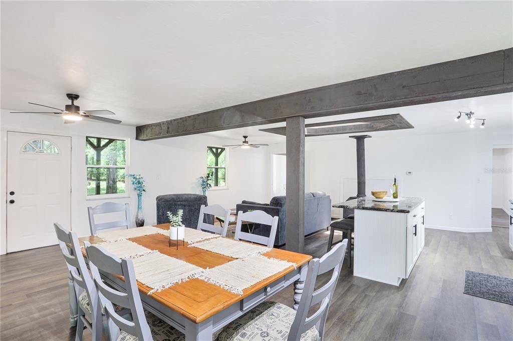 Active With Contract: $492,500 (2 beds, 2 baths, 1501 Square Feet)