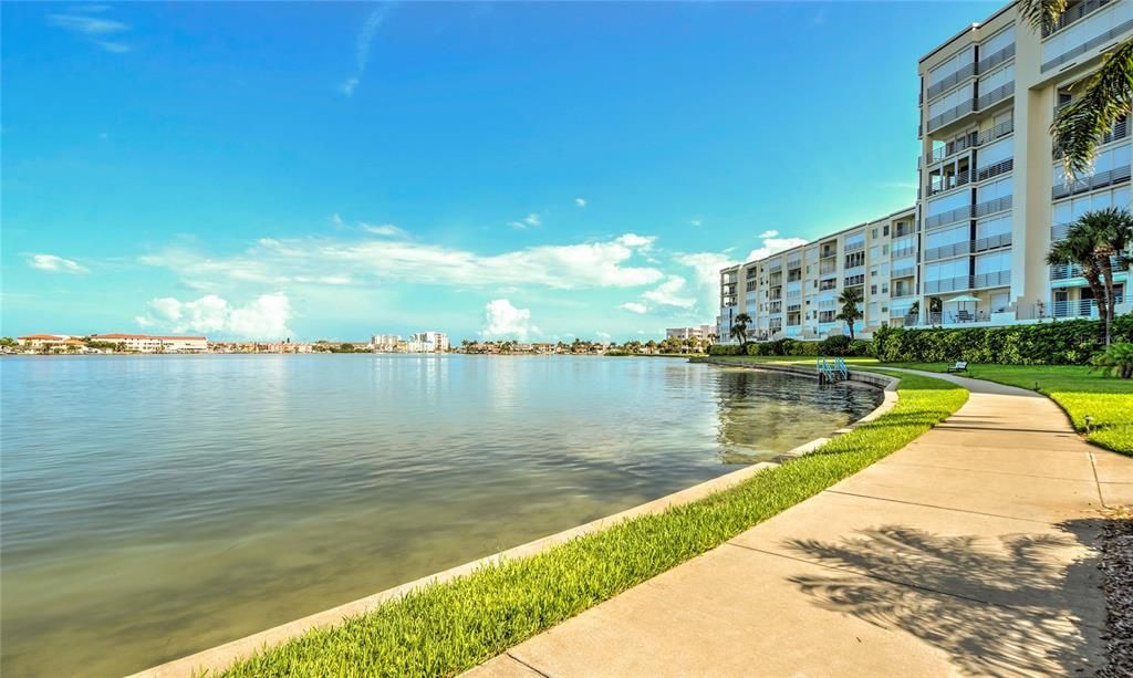 Active With Contract: $735,000 (2 beds, 2 baths, 1300 Square Feet)