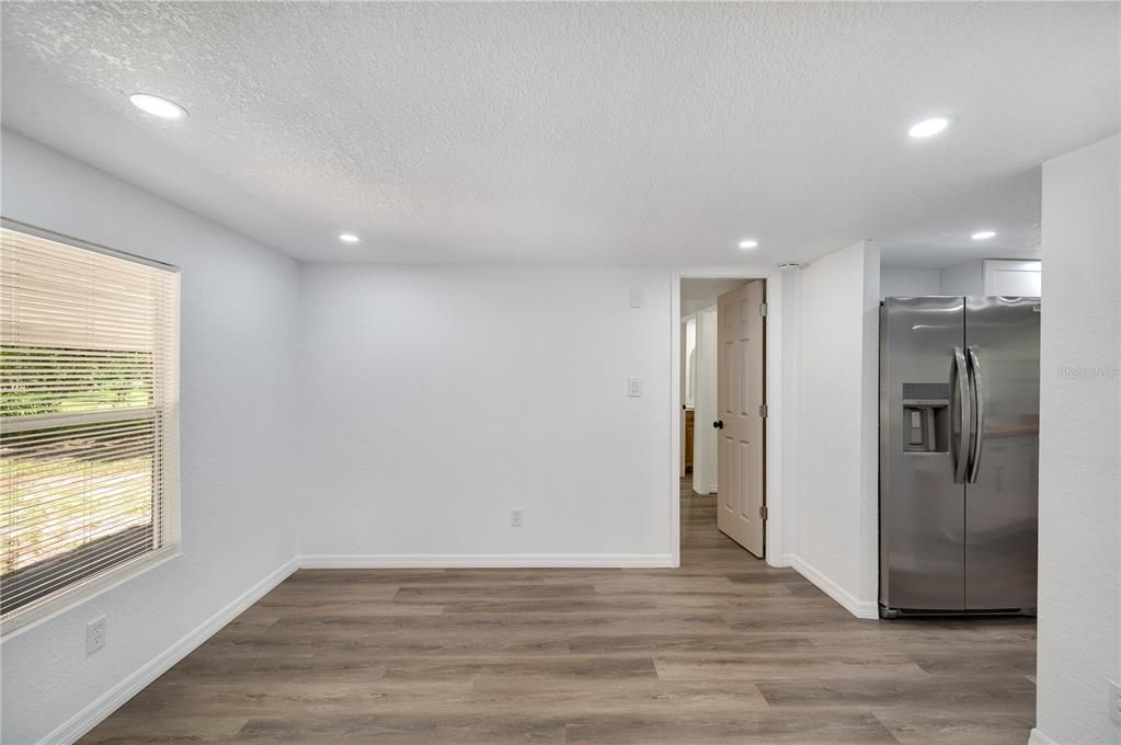 Active With Contract: $275,000 (3 beds, 2 baths, 1152 Square Feet)