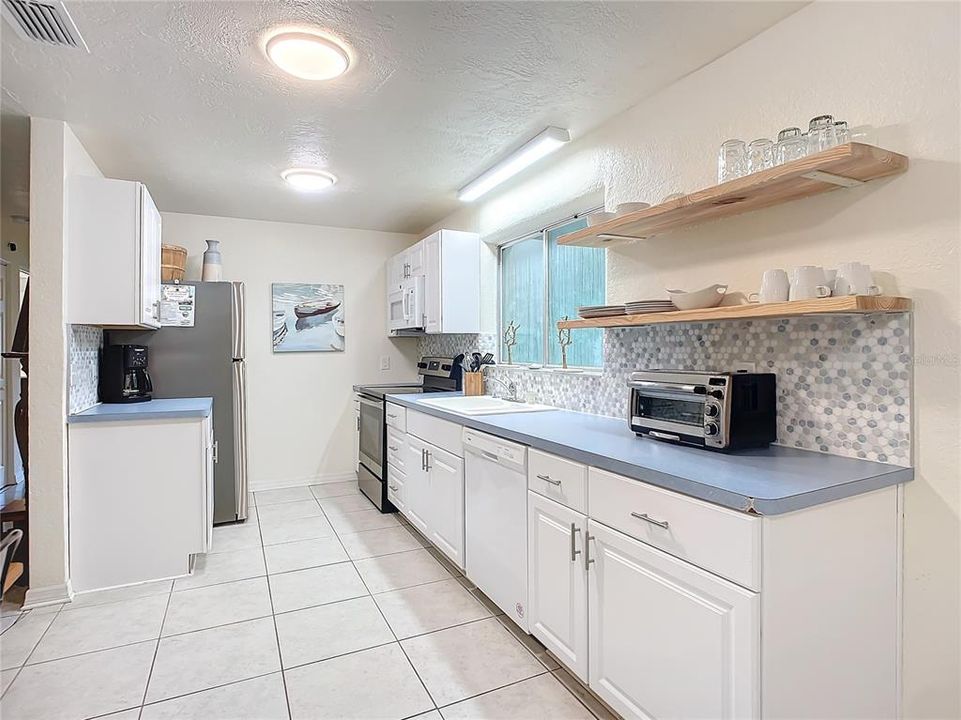 For Sale: $305,000 (3 beds, 1 baths, 1005 Square Feet)