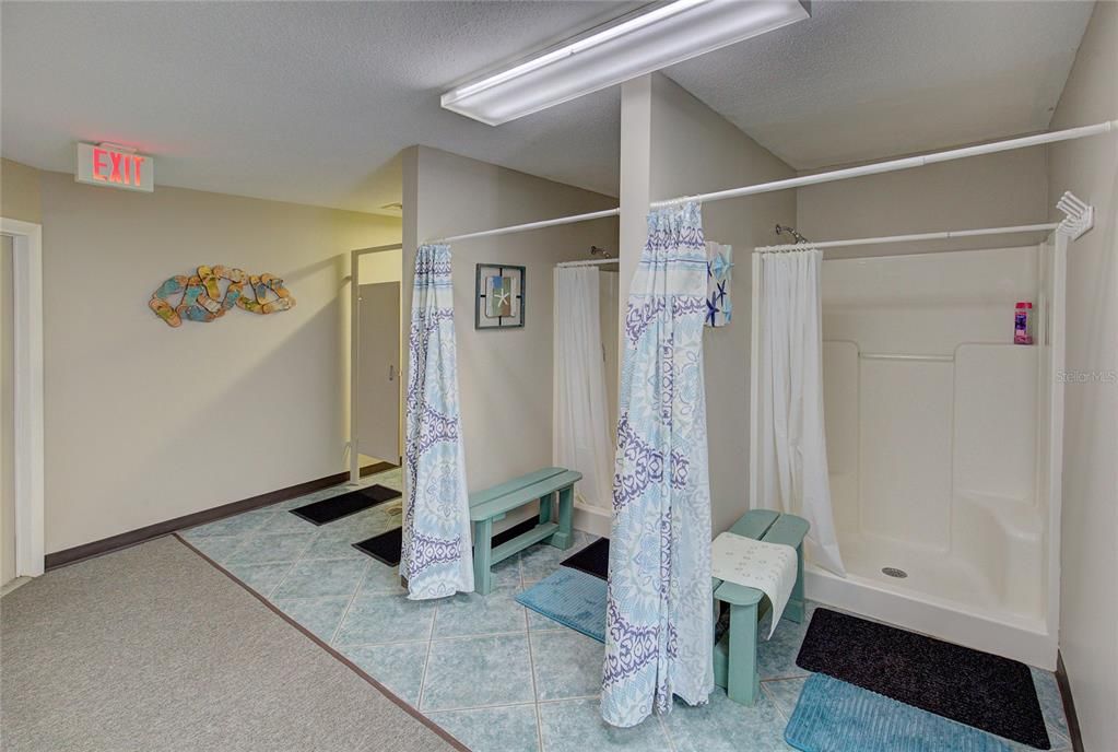 Active With Contract: $170,000 (1 beds, 2 baths, 968 Square Feet)