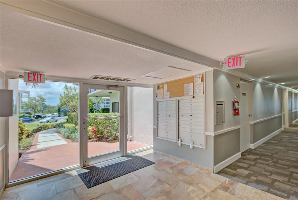 Active With Contract: $170,000 (1 beds, 2 baths, 968 Square Feet)