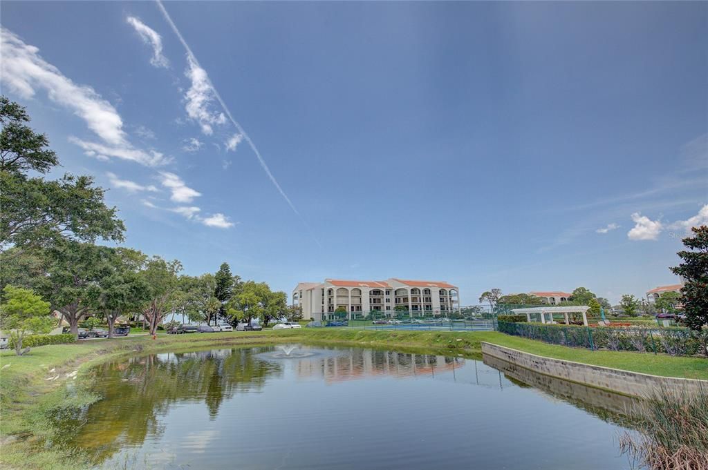 Active With Contract: $170,000 (1 beds, 2 baths, 968 Square Feet)