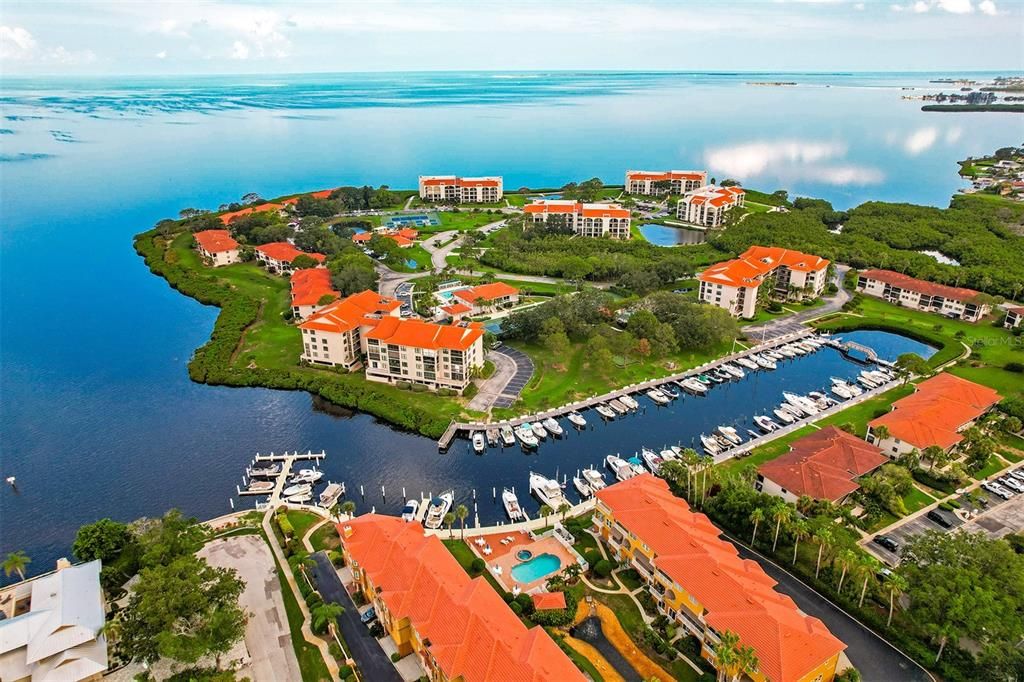 Active With Contract: $170,000 (1 beds, 2 baths, 968 Square Feet)