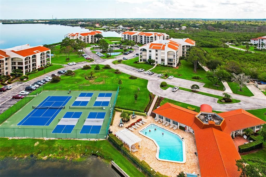 Active With Contract: $170,000 (1 beds, 2 baths, 968 Square Feet)