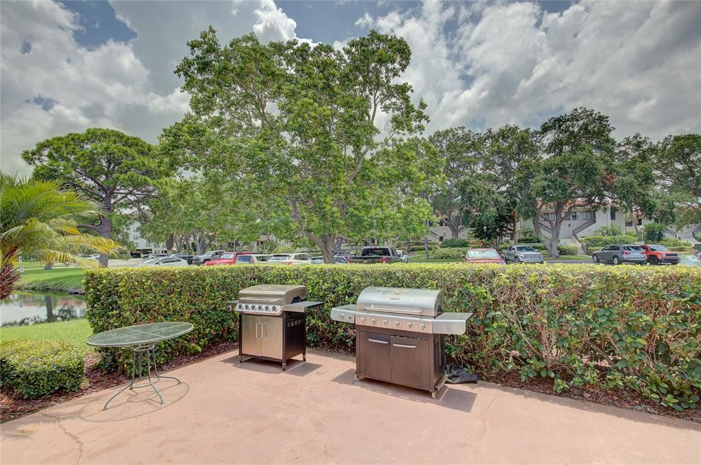 Active With Contract: $170,000 (1 beds, 2 baths, 968 Square Feet)