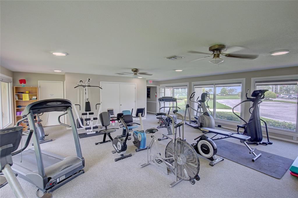 Active With Contract: $170,000 (1 beds, 2 baths, 968 Square Feet)