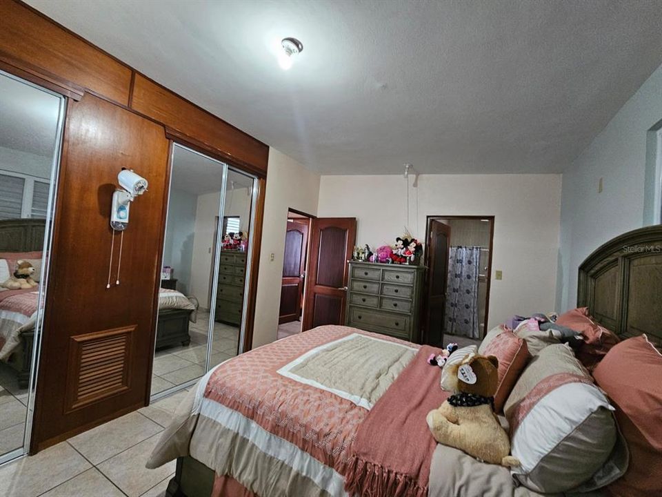 En Venta: $425,000 (3 camas, 2 baños, 3439 Pies cuadrados)