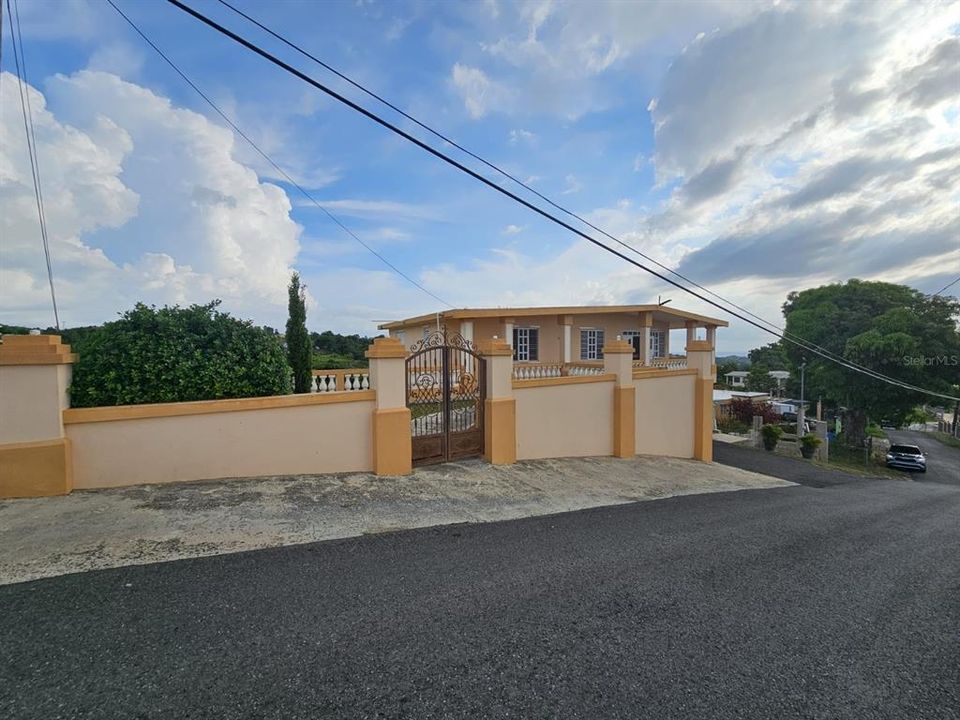 En Venta: $425,000 (3 camas, 2 baños, 3439 Pies cuadrados)