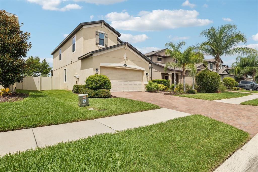 For Sale: $470,000 (3 beds, 2 baths, 2143 Square Feet)