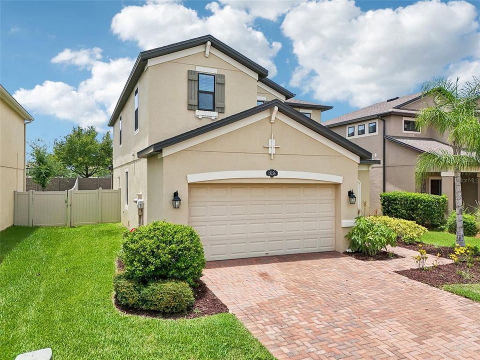 For Sale: $470,000 (3 beds, 2 baths, 2143 Square Feet)