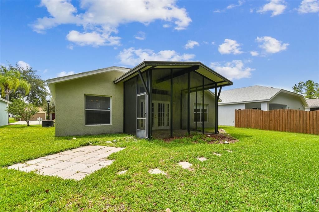 Active With Contract: $370,000 (3 beds, 2 baths, 1505 Square Feet)