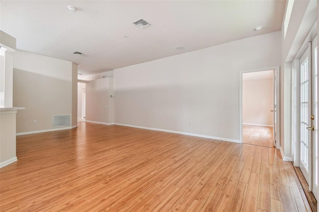 Active With Contract: $370,000 (3 beds, 2 baths, 1505 Square Feet)