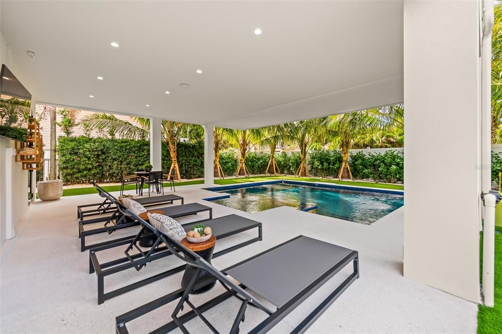 For Sale: $5,895,000 (5 beds, 4 baths, 2545 Square Feet)