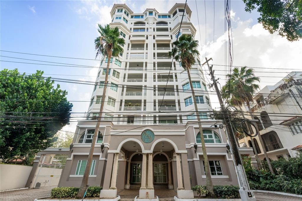 Recently Sold: $1,795,000 (3 beds, 2 baths, 2620 Square Feet)