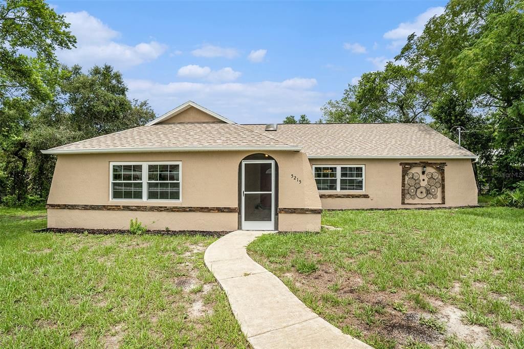 Active With Contract: $300,000 (3 beds, 2 baths, 1863 Square Feet)