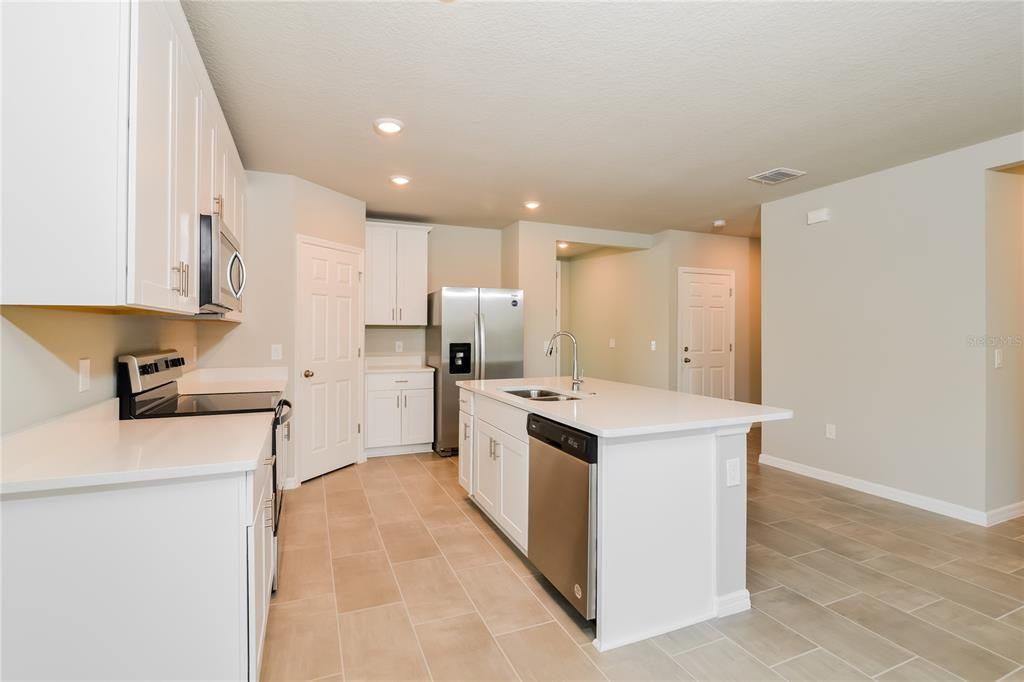 For Rent: $2,365 (3 beds, 2 baths, 1695 Square Feet)