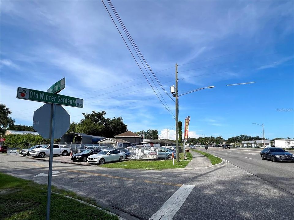 Corner with great visibility