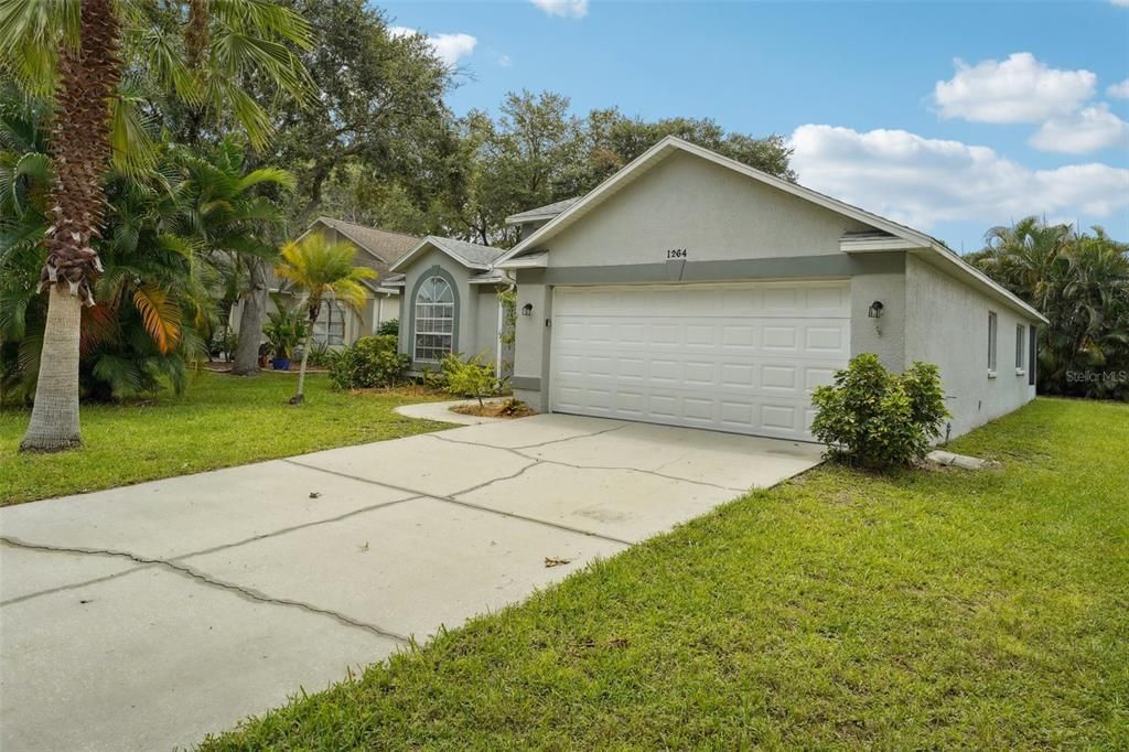 For Sale: $329,900 (3 beds, 2 baths, 1519 Square Feet)