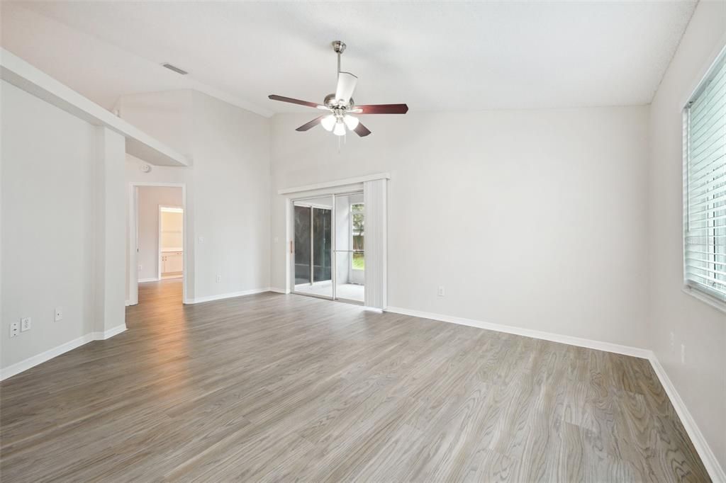 For Sale: $329,900 (3 beds, 2 baths, 1519 Square Feet)