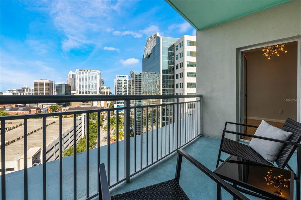 For Sale: $295,000 (1 beds, 1 baths, 771 Square Feet)