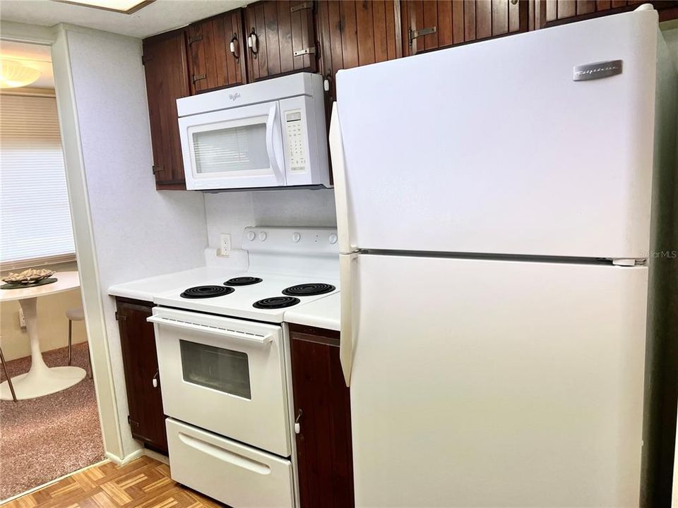 For Sale: $120,000 (2 beds, 2 baths, 960 Square Feet)