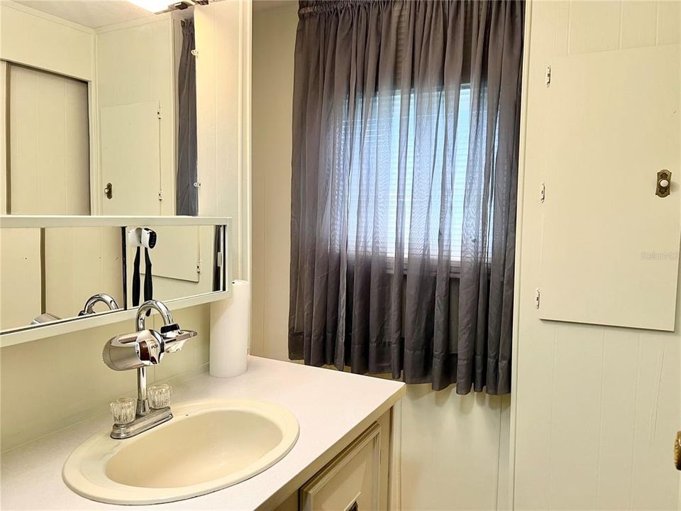 For Sale: $120,000 (2 beds, 2 baths, 960 Square Feet)