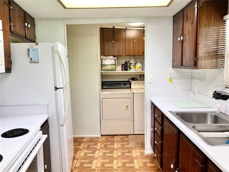 For Sale: $120,000 (2 beds, 2 baths, 960 Square Feet)