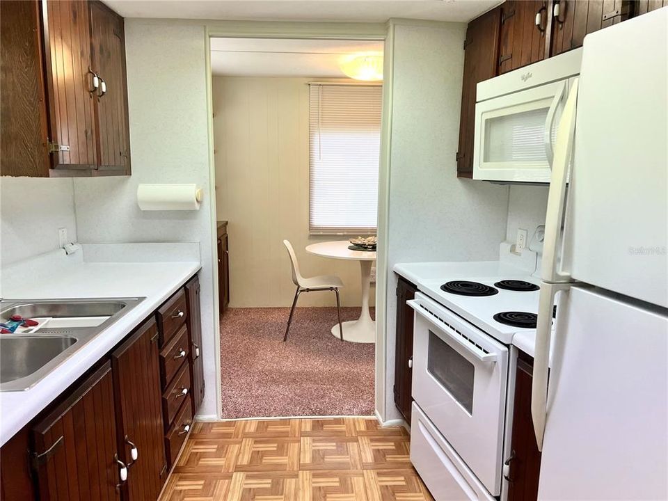 For Sale: $120,000 (2 beds, 2 baths, 960 Square Feet)